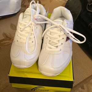 Chasse Girl’s cheer shoes sz4